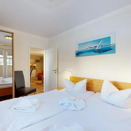 Strandnahe Fewos Mit 2 Schlafzimmern Und Terrasse Oder Balkon, Caspar David, Lägenhet