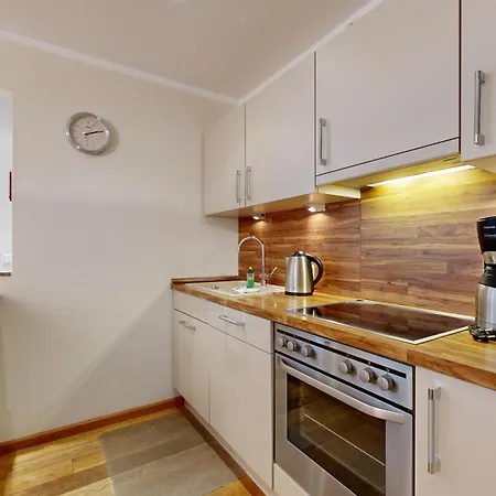 Strandnahe Fewos Mit 2 Schlafzimmern Und Terrasse Oder Balkon, Caspar David, * Binz