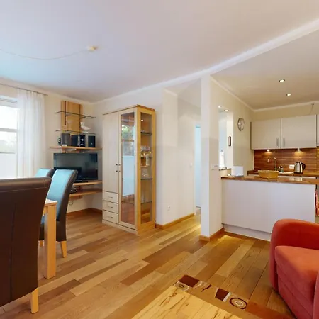 Strandnahe Fewos Mit 2 Schlafzimmern Und Terrasse Oder Balkon, Caspar David, Lägenhet