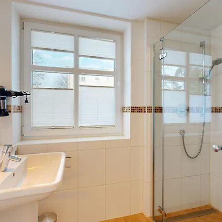 Strandnahe Fewos Mit 2 Schlafzimmern Und Terrasse Oder Balkon, Caspar David, Lejlighed *