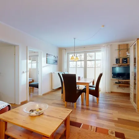 Strandnahe Fewos Mit 2 Schlafzimmern Und Terrasse Oder Balkon, Caspar David, Lejlighed Binz