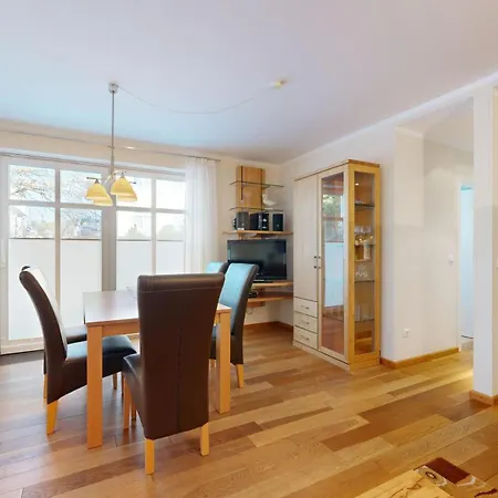 Strandnahe Fewos Mit 2 Schlafzimmern Und Terrasse Oder Balkon, Caspar David,