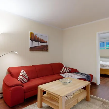 Strandnahe Fewos Mit 2 Schlafzimmern Und Terrasse Oder Balkon, Caspar David, Apartment