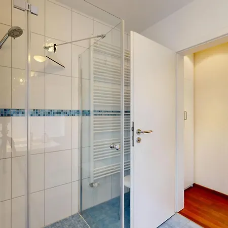 Apartment Strandnahe Fewos Mit 2 Schlafzimmern Und Terrasse Oder Balkon, Caspar David,