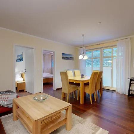 Apartment Strandnahe Fewos Mit 2 Schlafzimmern Und Terrasse Oder Balkon, Caspar David, Binz