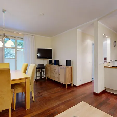 Apartment Strandnahe Fewos Mit 2 Schlafzimmern Und Terrasse Oder Balkon, Caspar David, *