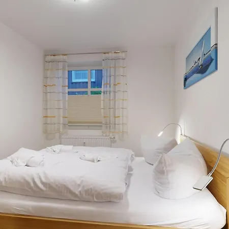 Strandnahe Fewos Mit 2 Schlafzimmern Und Terrasse Oder Balkon, Caspar David, * Binz