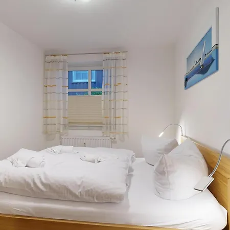 Strandnahe Mit 2 Schlafzimmern Und Terrasse Oder Balkon, Caspar David, شقة بينز