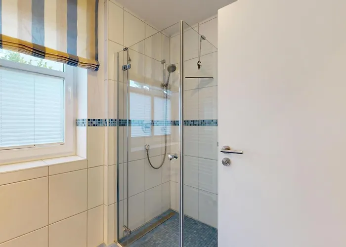 Strandnahe Mit 2 Schlafzimmern Und Terrasse Oder Balkon, Caspar David, * ビンツ